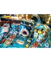 Zoom sur le mod Shark/Requin du plateau du flipper Stern modèle Jaws Limited Edition
